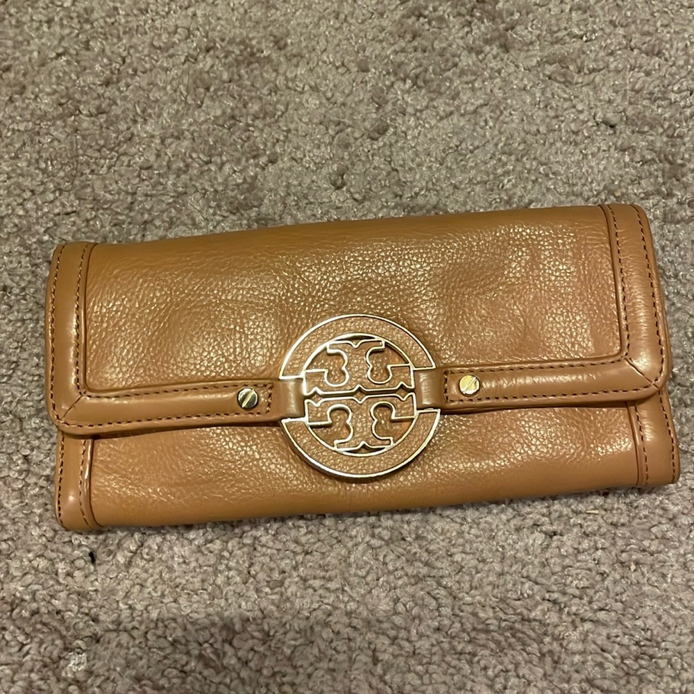 Tory burch wallet